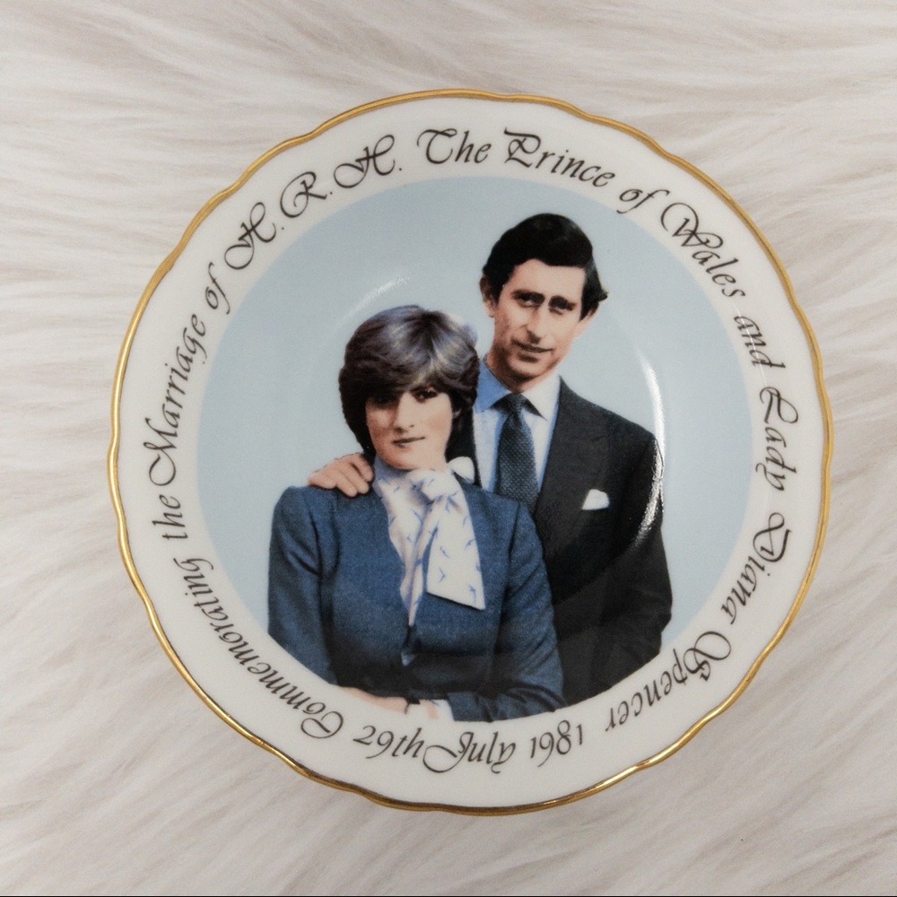 VINTAGE Royal grafton decorative plate, Lady Diana and Prince Charles